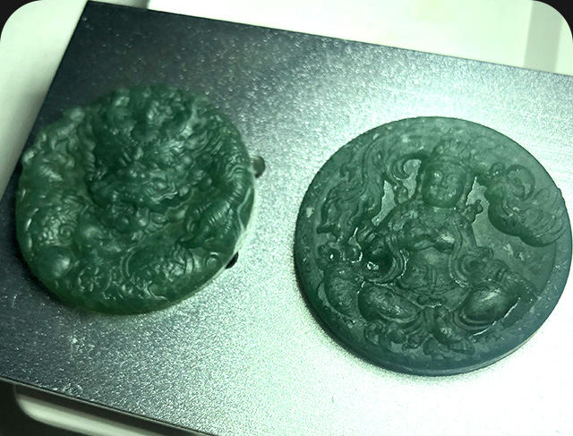 玉石雕刻机中机雕与手工雕刻那个价值大