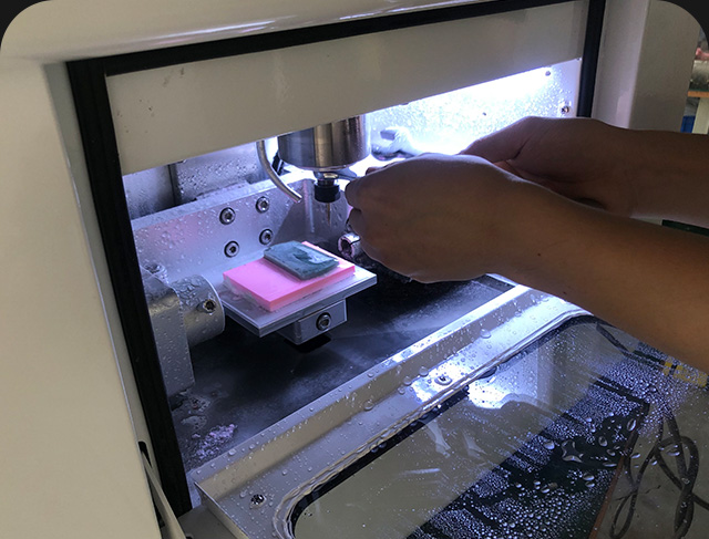 全自动玉石雕刻机能做镂空，有那个品牌机型推