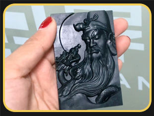 全自动玉石雕刻机竟然把墨翠挂件关羽雕活了_图