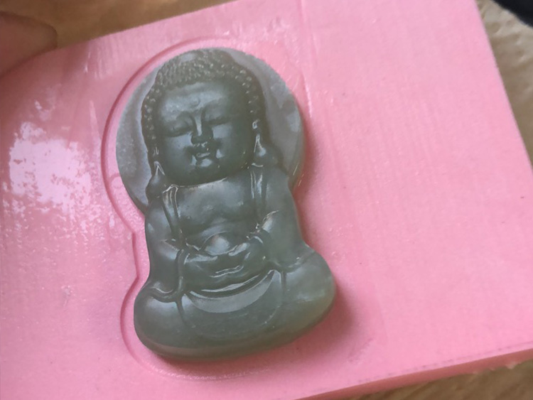 玉石雕刻佛公吊坠