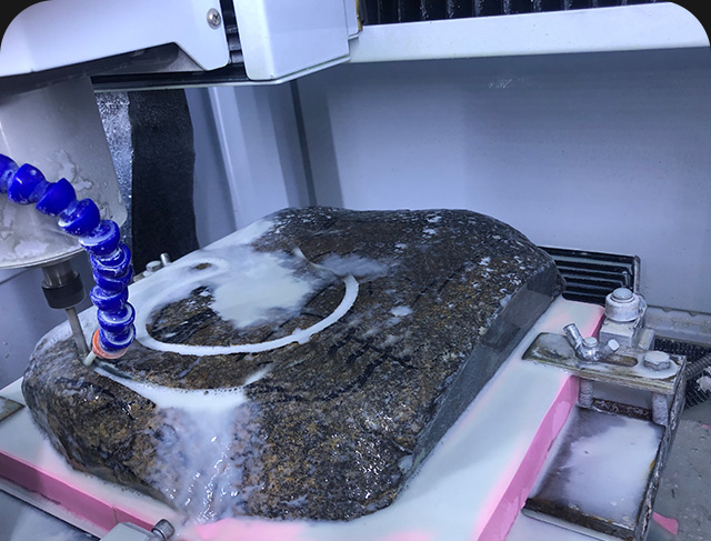 多功能玉石雕刻机作为玉雕工具,增强手工创造力